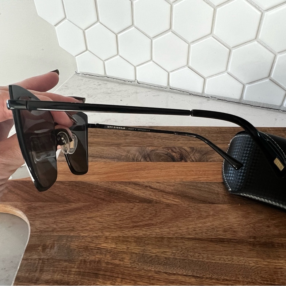Diff Eyewear Black Sunglasses - Picture 4 of 5